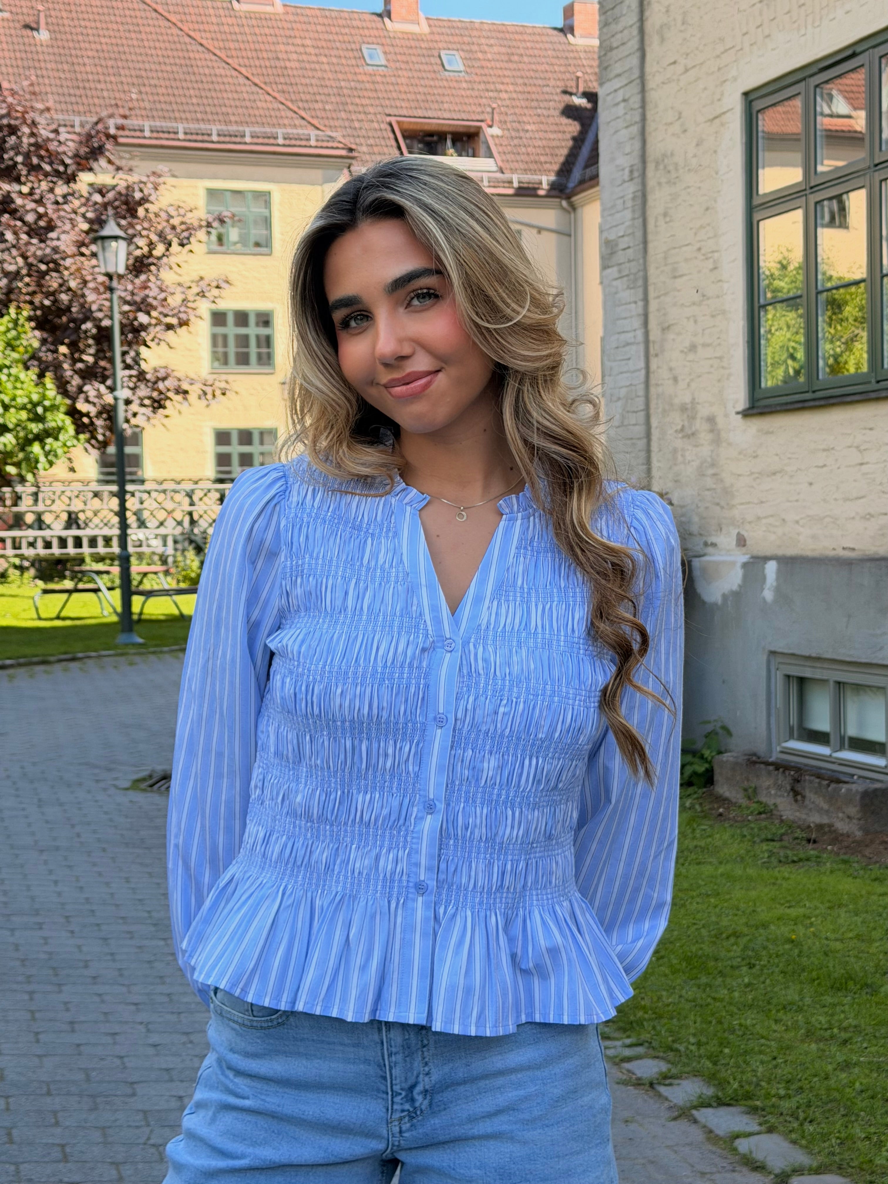 VMEMERY Top - Brunnera Blue